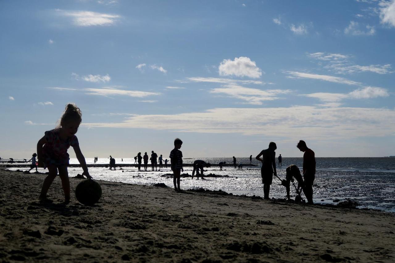 Luettje Huus Frieda Mit Strandkorb Am Strand Von Mai Bis September Cuxhaven Eksteriør bilde