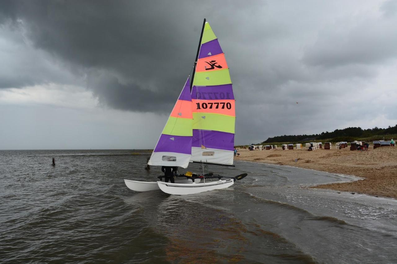 Luettje Huus Frieda Mit Strandkorb Am Strand Von Mai Bis September Cuxhaven Eksteriør bilde