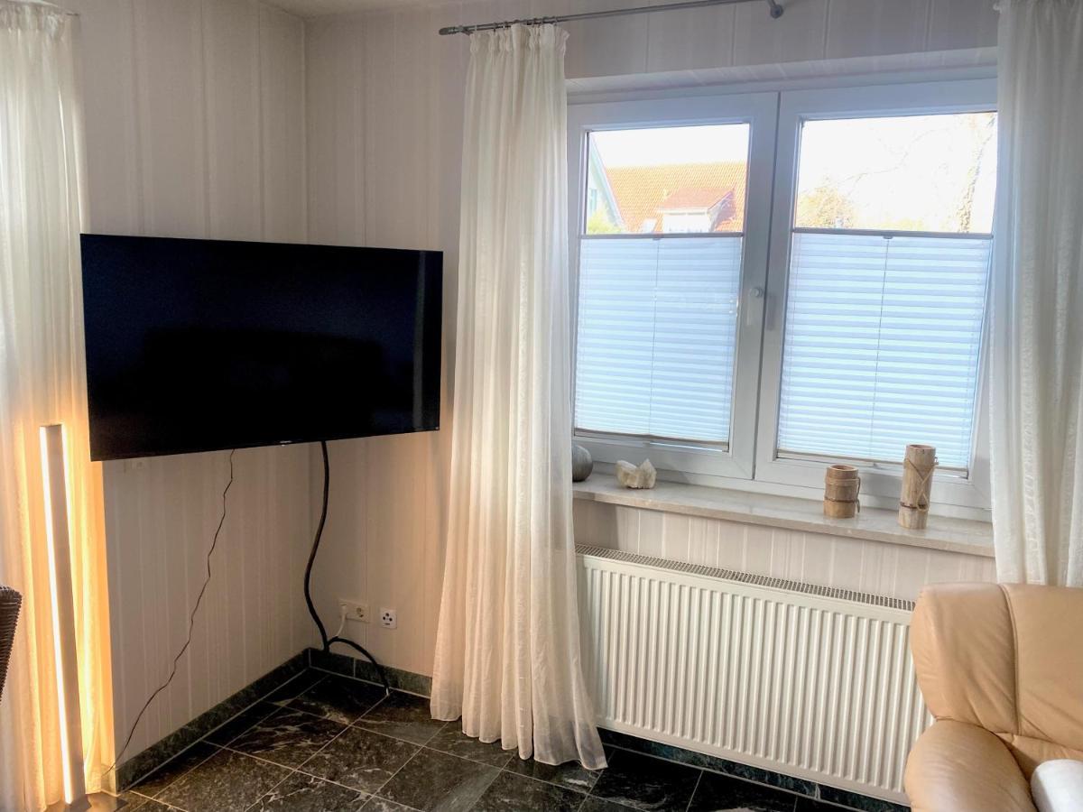 Luettje Huus Frieda Mit Strandkorb Am Strand Von Mai Bis September Cuxhaven Eksteriør bilde